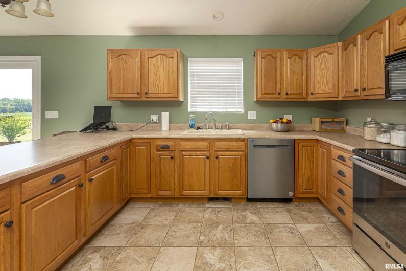 9983 Stilleys Mill Road, Marion, Illinois 62959, 3 Bedrooms Bedrooms, 0 ,2 BathroomsBathrooms,Residential,For Sale,Stilleys Mill,0,RMAEB458074