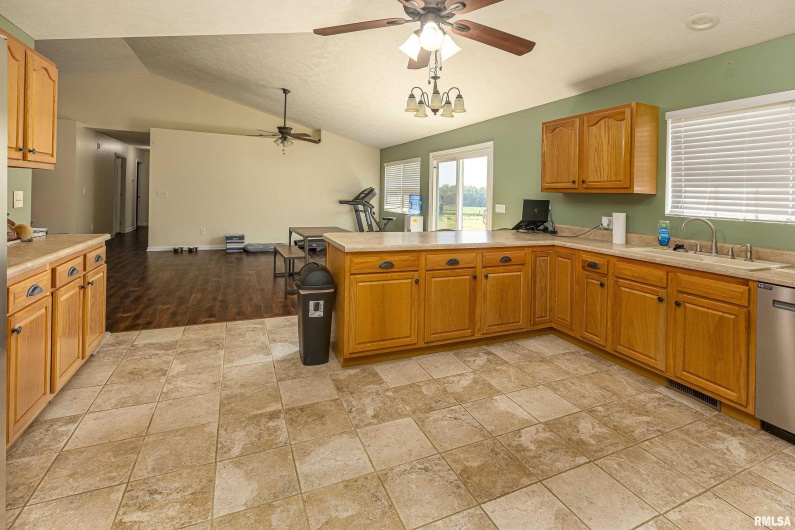 9983 Stilleys Mill Road, Marion, Illinois 62959, 3 Bedrooms Bedrooms, 0 ,2 BathroomsBathrooms,Residential,For Sale,Stilleys Mill,0,RMAEB458074