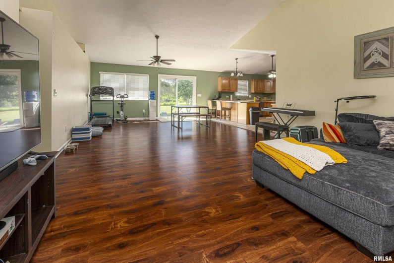 9983 Stilleys Mill Road, Marion, Illinois 62959, 3 Bedrooms Bedrooms, 0 ,2 BathroomsBathrooms,Residential,For Sale,Stilleys Mill,0,RMAEB458074