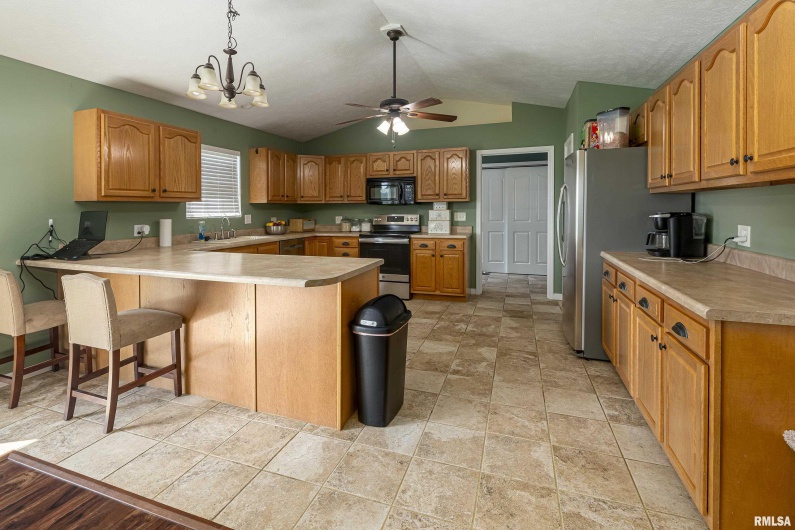 9983 Stilleys Mill Road, Marion, Illinois 62959, 3 Bedrooms Bedrooms, 0 ,2 BathroomsBathrooms,Residential,For Sale,Stilleys Mill,0,RMAEB458074