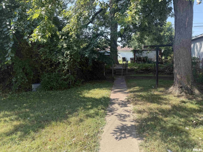 206 12TH Street, Metropolis, Illinois 62960, 0 , 0 ,1 BathroomBathrooms,Residential,For Sale,12TH,0,RMAEB459359