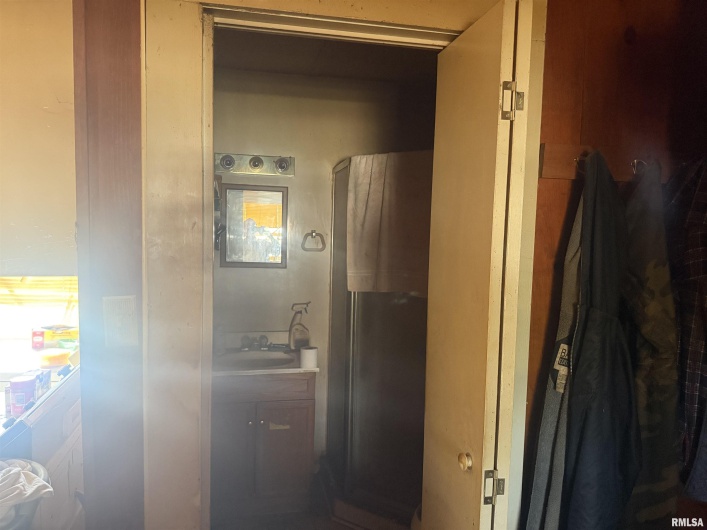 206 12TH Street, Metropolis, Illinois 62960, 0 , 0 ,1 BathroomBathrooms,Residential,For Sale,12TH,0,RMAEB459359