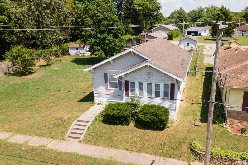 640 11TH Street, Murphysboro, Illinois 62966, 3 Bedrooms Bedrooms, 0 ,2 BathroomsBathrooms,Residential,For Sale,11TH,0,RMAEB459360