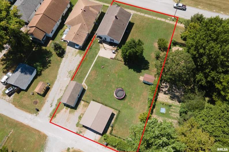 640 11TH Street, Murphysboro, Illinois 62966, 3 Bedrooms Bedrooms, 0 ,2 BathroomsBathrooms,Residential,For Sale,11TH,0,RMAEB459360