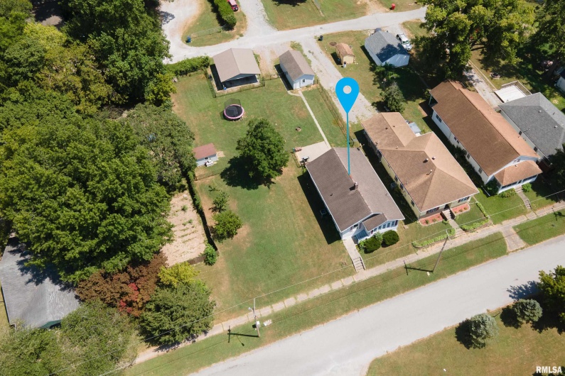 640 11TH Street, Murphysboro, Illinois 62966, 3 Bedrooms Bedrooms, 0 ,2 BathroomsBathrooms,Residential,For Sale,11TH,0,RMAEB459360