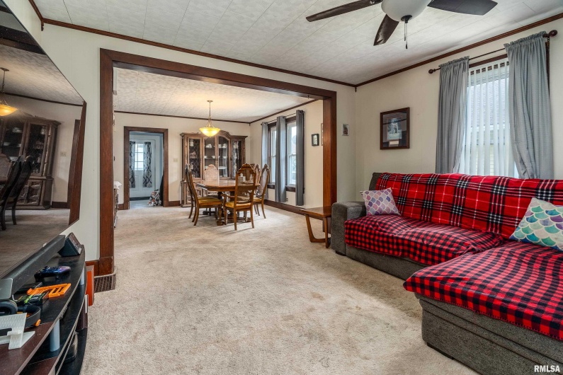 640 11TH Street, Murphysboro, Illinois 62966, 3 Bedrooms Bedrooms, 0 ,2 BathroomsBathrooms,Residential,For Sale,11TH,0,RMAEB459360