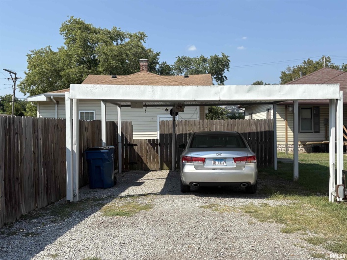 2043 PINE Street, Murphysboro, Illinois 62966, 2 Bedrooms Bedrooms, 0 ,1 BathroomBathrooms,Residential,For Sale,PINE,0,RMAEB459362