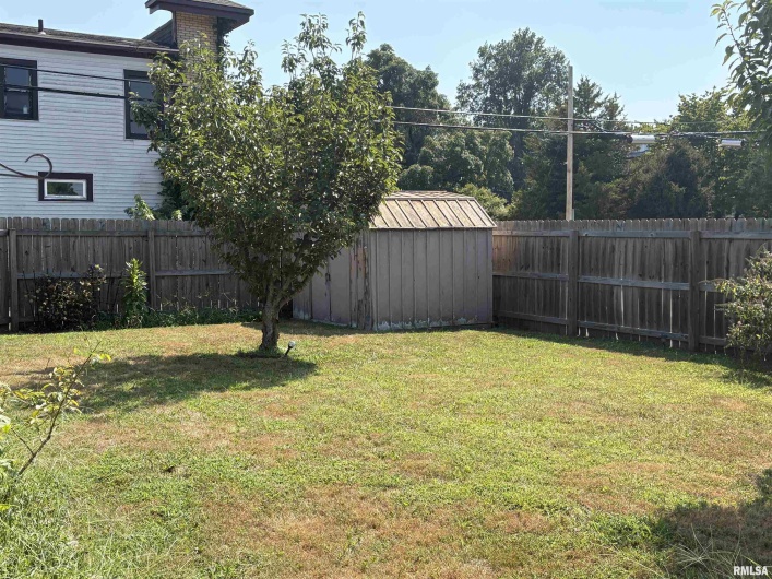 2043 PINE Street, Murphysboro, Illinois 62966, 2 Bedrooms Bedrooms, 0 ,1 BathroomBathrooms,Residential,For Sale,PINE,0,RMAEB459362