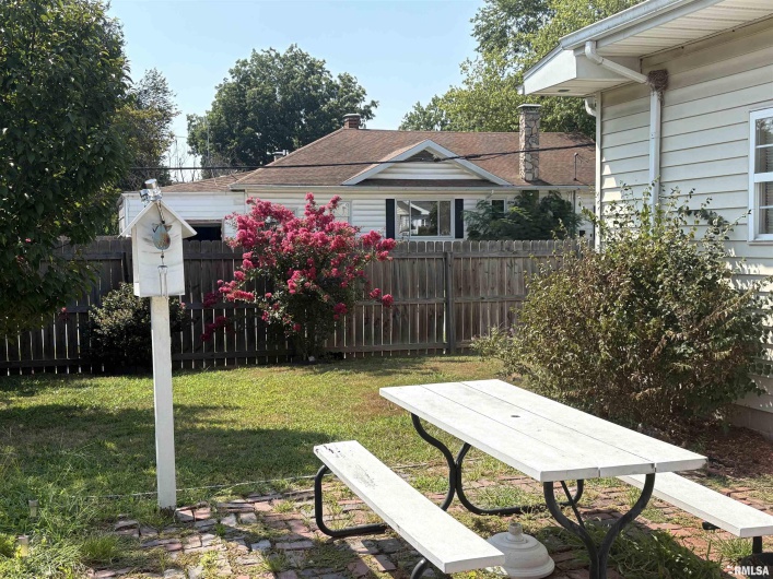 2043 PINE Street, Murphysboro, Illinois 62966, 2 Bedrooms Bedrooms, 0 ,1 BathroomBathrooms,Residential,For Sale,PINE,0,RMAEB459362