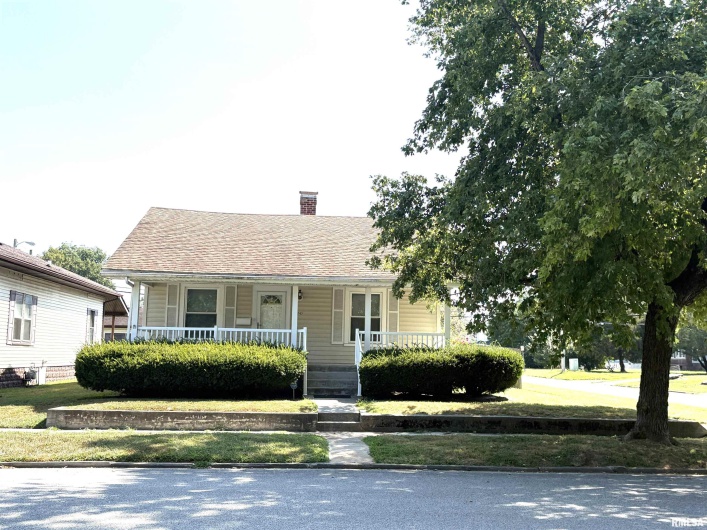 2043 PINE Street, Murphysboro, Illinois 62966, 2 Bedrooms Bedrooms, 0 ,1 BathroomBathrooms,Residential,For Sale,PINE,0,RMAEB459362