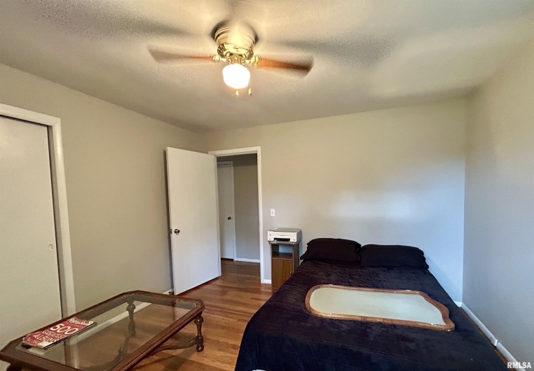 1275 PARK Street, Carbondale, Illinois 62901, 3 Bedrooms Bedrooms, 0 ,2 BathroomsBathrooms,Residential,For Sale,PARK,0,RMAEB459361