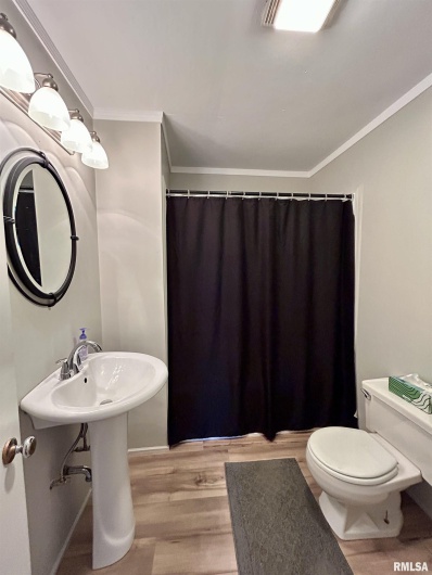 1275 PARK Street, Carbondale, Illinois 62901, 3 Bedrooms Bedrooms, 0 ,2 BathroomsBathrooms,Residential,For Sale,PARK,0,RMAEB459361
