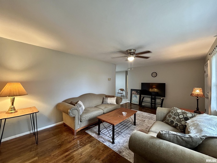 1275 PARK Street, Carbondale, Illinois 62901, 3 Bedrooms Bedrooms, 0 ,2 BathroomsBathrooms,Residential,For Sale,PARK,0,RMAEB459361