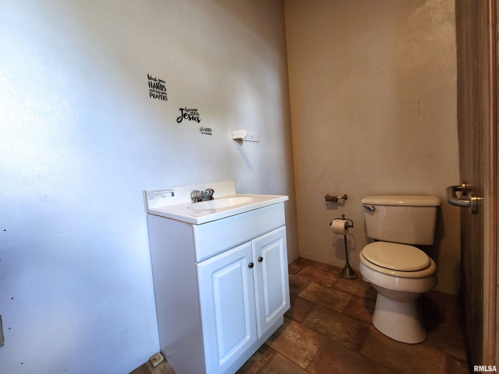 409 HILL Street, Marion, Illinois 62959-2746, 2 Bedrooms Bedrooms, 0 ,0,Residential,For Sale,HILL,0,RMAEB459364