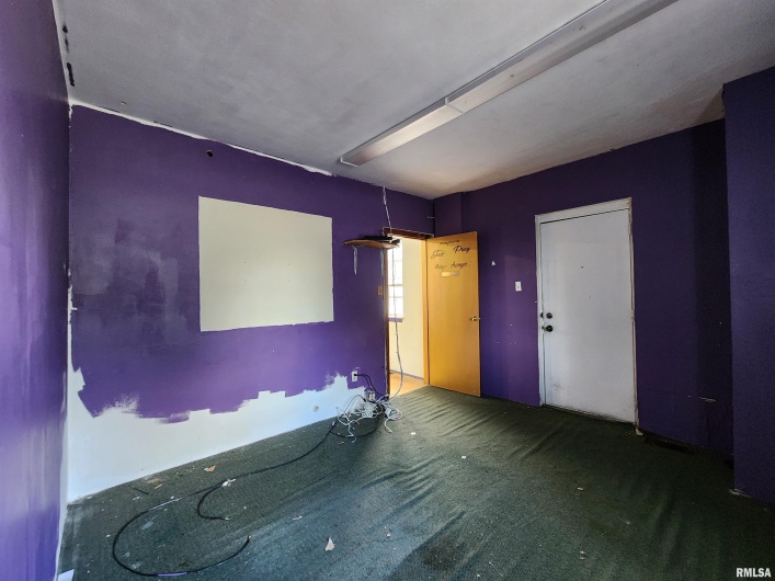 409 HILL Street, Marion, Illinois 62959-2746, 2 Bedrooms Bedrooms, 0 ,0,Residential,For Sale,HILL,0,RMAEB459364