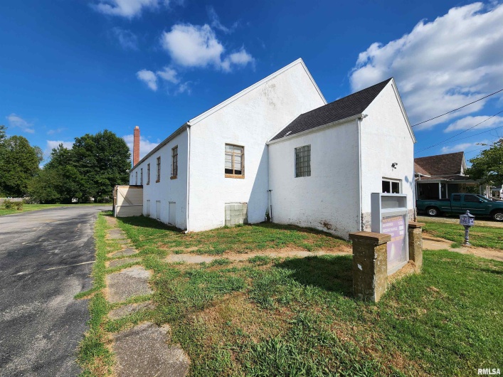 409 HILL Street, Marion, Illinois 62959-2746, 2 Bedrooms Bedrooms, 0 ,0,Residential,For Sale,HILL,0,RMAEB459364