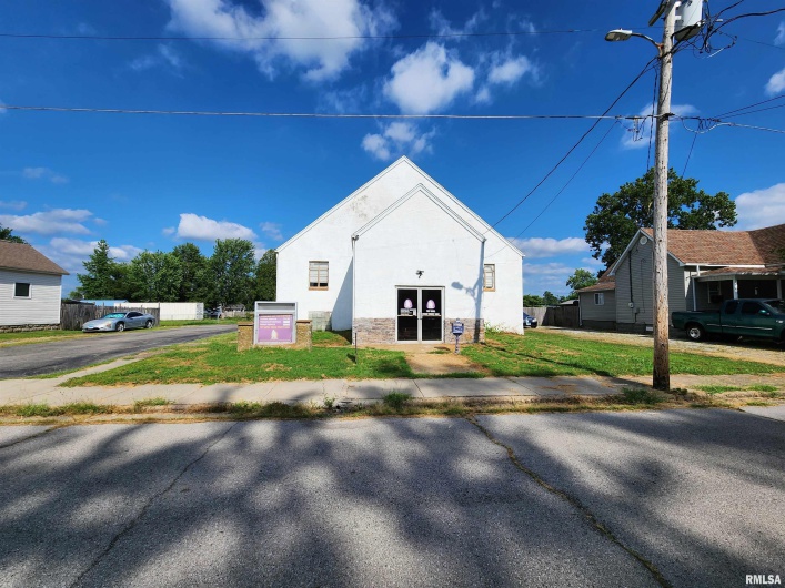 409 HILL Street, Marion, Illinois 62959-2746, 2 Bedrooms Bedrooms, 0 ,0,Residential,For Sale,HILL,0,RMAEB459364
