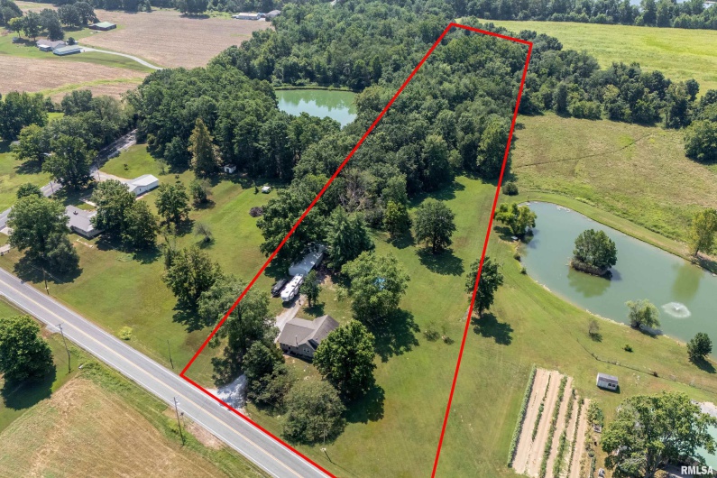 9933 Stotlar Road, Marion, Illinois 62959, 4 Bedrooms Bedrooms, 0 ,2 BathroomsBathrooms,Residential,For Sale,Stotlar,0,RMAQC4266599