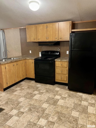 615 LIBERTY Road, Harrisburg, Illinois 62946, 3 Bedrooms Bedrooms, 0 ,2 BathroomsBathrooms,Residential,For Sale,LIBERTY,0,RMAEB457000