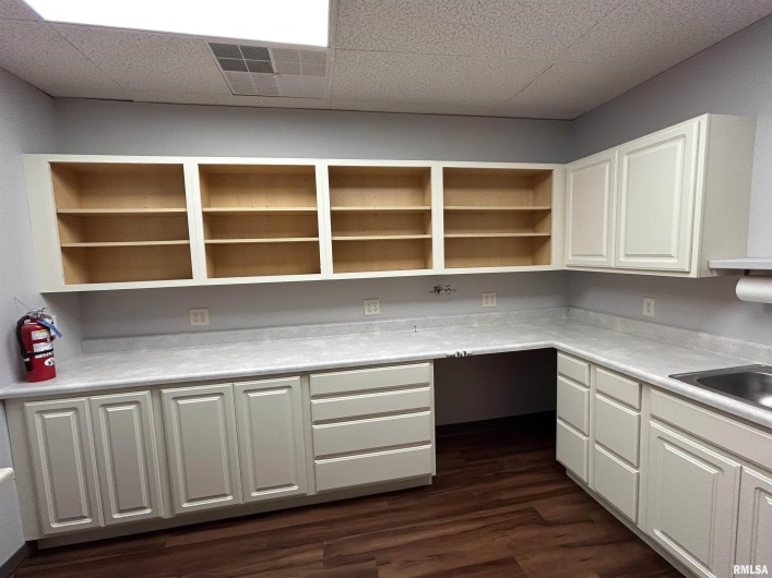 1112 MAIN Street, Carbondale, Illinois 62901, 0 , 0 ,0,Commercial Lease,For Sale,MAIN,0,RMAEB459372