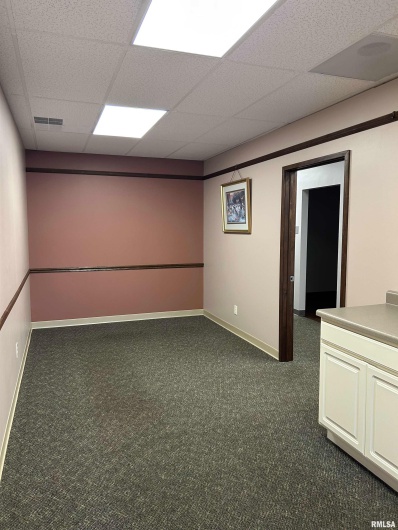 1112 MAIN Street, Carbondale, Illinois 62901, 0 , 0 ,0,Commercial Lease,For Sale,MAIN,0,RMAEB459372