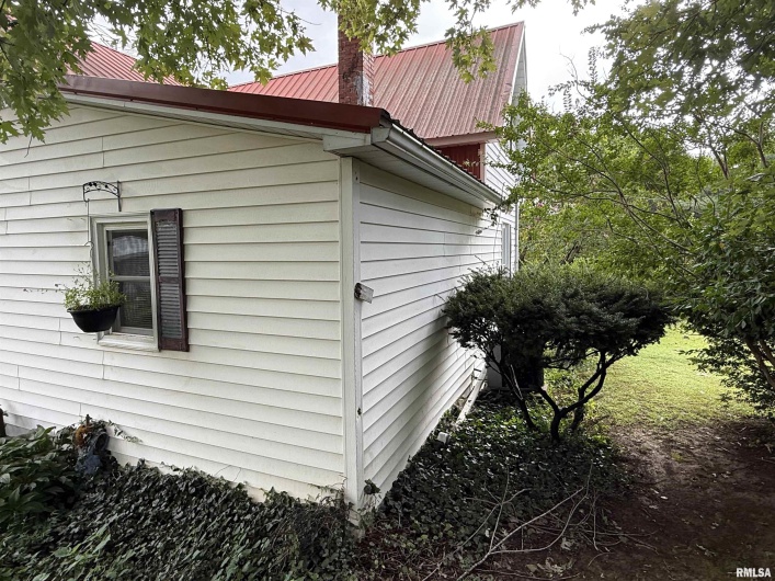 200 CRESTVIEW Drive, Dongola, Illinois 62926, 3 Bedrooms Bedrooms, 0 ,1 BathroomBathrooms,Residential,For Sale,CRESTVIEW,0,RMAEB459378