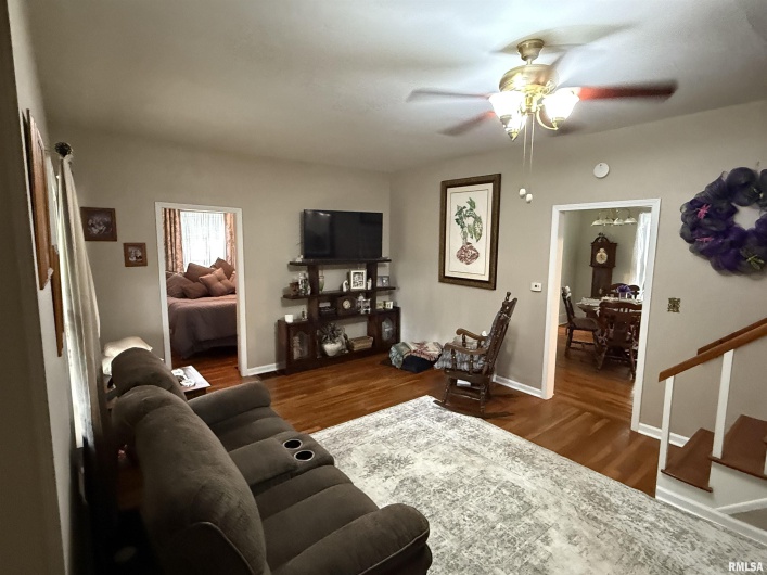 200 CRESTVIEW Drive, Dongola, Illinois 62926, 3 Bedrooms Bedrooms, 0 ,1 BathroomBathrooms,Residential,For Sale,CRESTVIEW,0,RMAEB459378