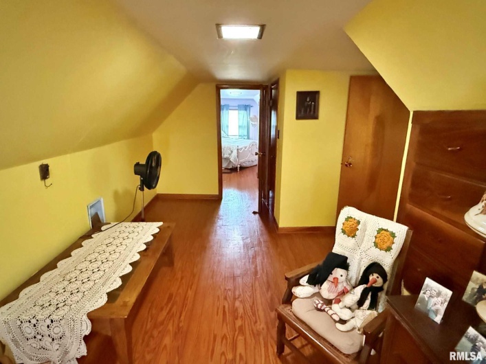 200 CRESTVIEW Drive, Dongola, Illinois 62926, 3 Bedrooms Bedrooms, 0 ,1 BathroomBathrooms,Residential,For Sale,CRESTVIEW,0,RMAEB459378