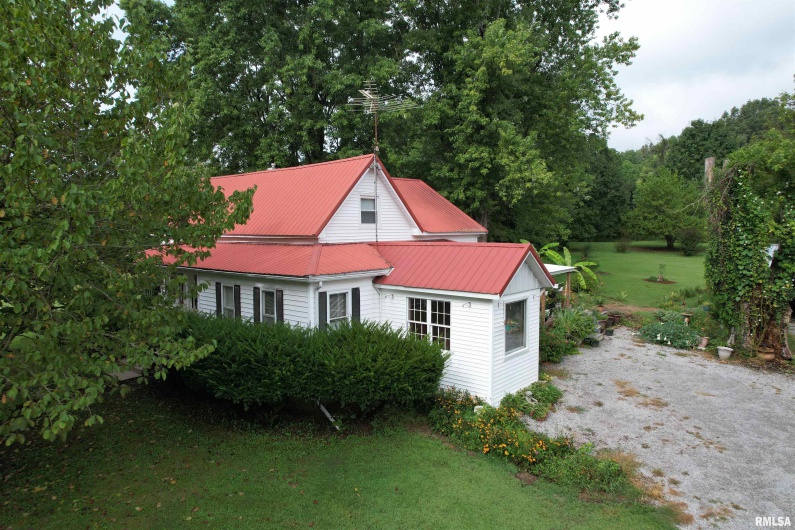 200 CRESTVIEW Drive, Dongola, Illinois 62926, 3 Bedrooms Bedrooms, 0 ,1 BathroomBathrooms,Residential,For Sale,CRESTVIEW,0,RMAEB459378