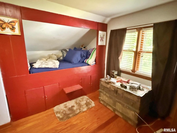 200 CRESTVIEW Drive, Dongola, Illinois 62926, 3 Bedrooms Bedrooms, 0 ,1 BathroomBathrooms,Residential,For Sale,CRESTVIEW,0,RMAEB459378