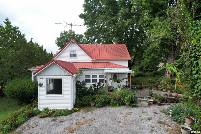 200 CRESTVIEW Drive, Dongola, Illinois 62926, 3 Bedrooms Bedrooms, 0 ,1 BathroomBathrooms,Residential,For Sale,CRESTVIEW,0,RMAEB459378