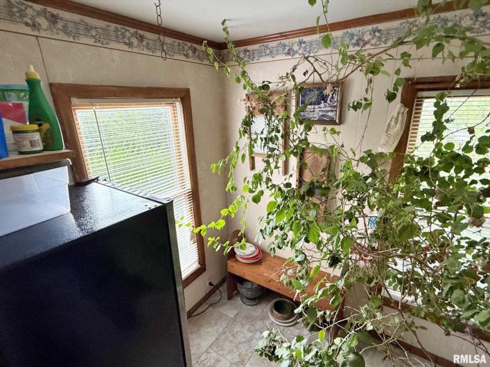 200 CRESTVIEW Drive, Dongola, Illinois 62926, 3 Bedrooms Bedrooms, 0 ,1 BathroomBathrooms,Residential,For Sale,CRESTVIEW,0,RMAEB459378