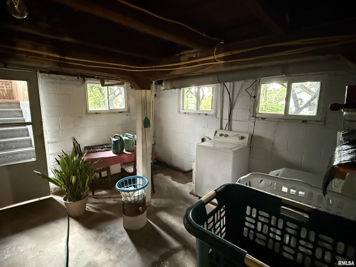200 CRESTVIEW Drive, Dongola, Illinois 62926, 3 Bedrooms Bedrooms, 0 ,1 BathroomBathrooms,Residential,For Sale,CRESTVIEW,0,RMAEB459378