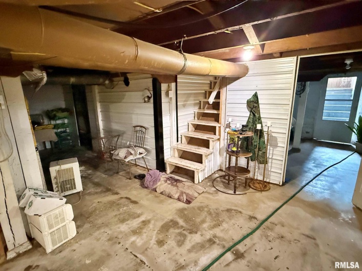 200 CRESTVIEW Drive, Dongola, Illinois 62926, 3 Bedrooms Bedrooms, 0 ,1 BathroomBathrooms,Residential,For Sale,CRESTVIEW,0,RMAEB459378