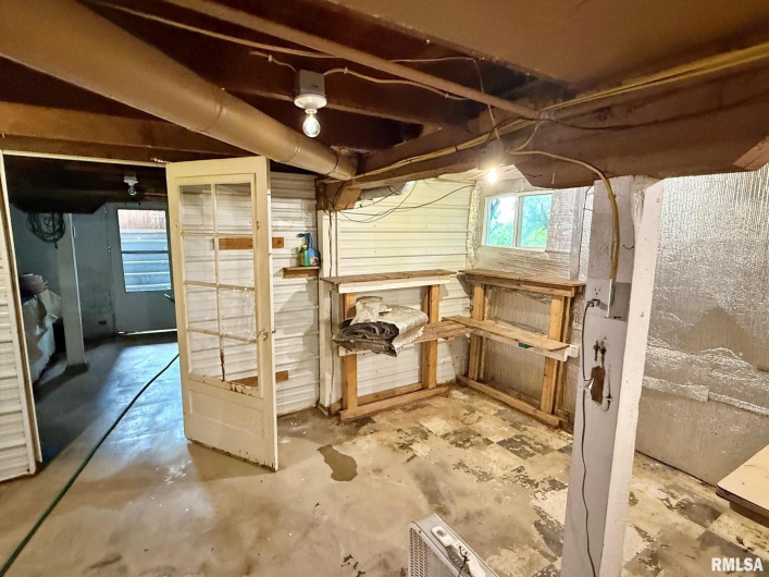 200 CRESTVIEW Drive, Dongola, Illinois 62926, 3 Bedrooms Bedrooms, 0 ,1 BathroomBathrooms,Residential,For Sale,CRESTVIEW,0,RMAEB459378