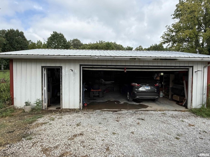 200 CRESTVIEW Drive, Dongola, Illinois 62926, 3 Bedrooms Bedrooms, 0 ,1 BathroomBathrooms,Residential,For Sale,CRESTVIEW,0,RMAEB459378