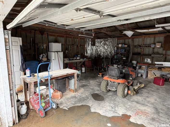 200 CRESTVIEW Drive, Dongola, Illinois 62926, 3 Bedrooms Bedrooms, 0 ,1 BathroomBathrooms,Residential,For Sale,CRESTVIEW,0,RMAEB459378