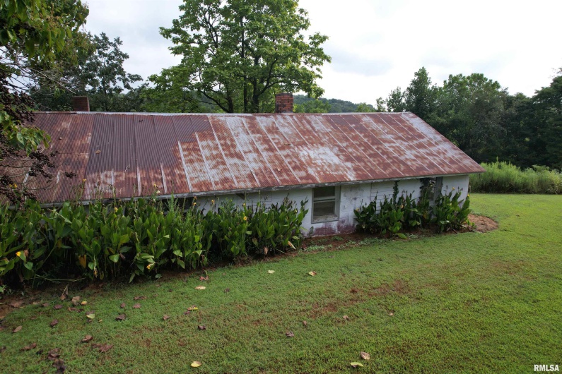 200 CRESTVIEW Drive, Dongola, Illinois 62926, 3 Bedrooms Bedrooms, 0 ,1 BathroomBathrooms,Residential,For Sale,CRESTVIEW,0,RMAEB459378
