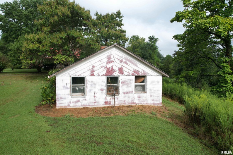 200 CRESTVIEW Drive, Dongola, Illinois 62926, 3 Bedrooms Bedrooms, 0 ,1 BathroomBathrooms,Residential,For Sale,CRESTVIEW,0,RMAEB459378