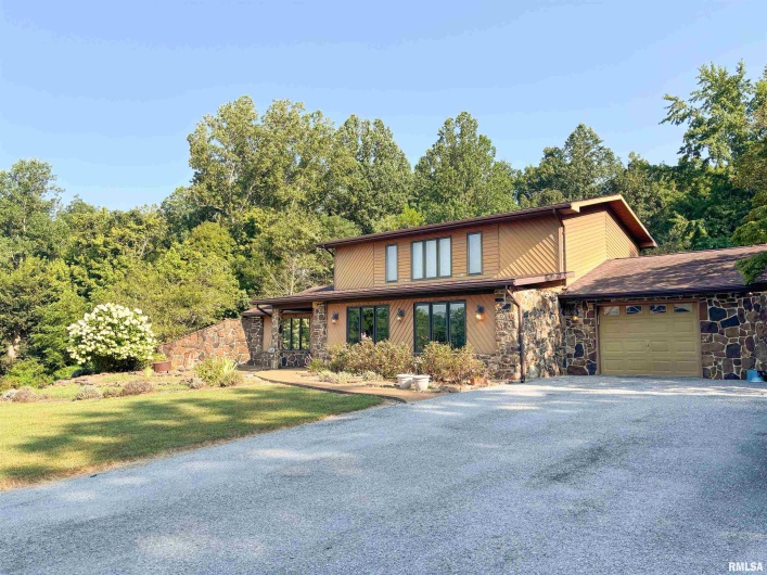 480 Brown Section Road, Cobden, Illinois 62920, 3 Bedrooms Bedrooms, 0 ,2 BathroomsBathrooms,Residential,For Sale,Brown Section,0,RMAEB459385