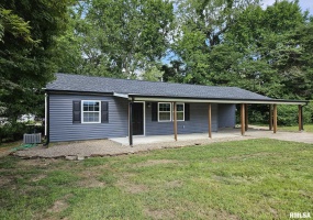 101 OAK Drive, Metropolis, Illinois 62960, 3 Bedrooms Bedrooms, 0 ,2 BathroomsBathrooms,Residential,For Sale,OAK,0,RMAEB459401