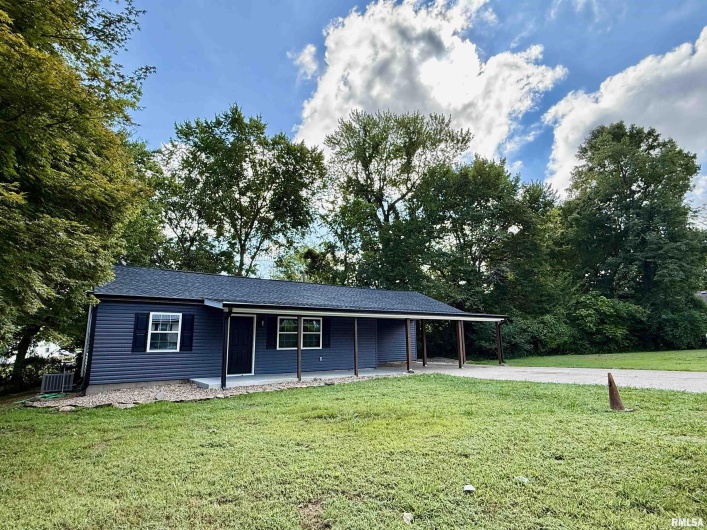 101 OAK Drive, Metropolis, Illinois 62960, 3 Bedrooms Bedrooms, 0 ,2 BathroomsBathrooms,Residential,For Sale,OAK,0,RMAEB459401