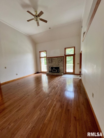 1385 Christian Chapel Road, Anna, Illinois 62906, 5 Bedrooms Bedrooms, 0 ,3 BathroomsBathrooms,Residential,For Sale,Christian Chapel,0,RMAQC4266653