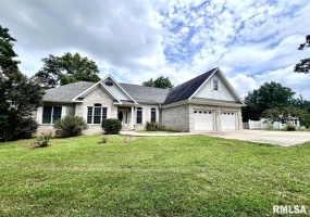 1385 Christian Chapel Road, Anna, Illinois 62906, 5 Bedrooms Bedrooms, 0 ,3 BathroomsBathrooms,Residential,For Sale,Christian Chapel,0,RMAQC4266653