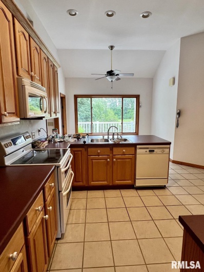 1385 Christian Chapel Road, Anna, Illinois 62906, 5 Bedrooms Bedrooms, 0 ,3 BathroomsBathrooms,Residential,For Sale,Christian Chapel,0,RMAQC4266653