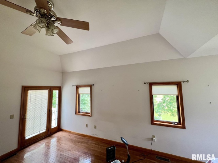 1385 Christian Chapel Road, Anna, Illinois 62906, 5 Bedrooms Bedrooms, 0 ,3 BathroomsBathrooms,Residential,For Sale,Christian Chapel,0,RMAQC4266653