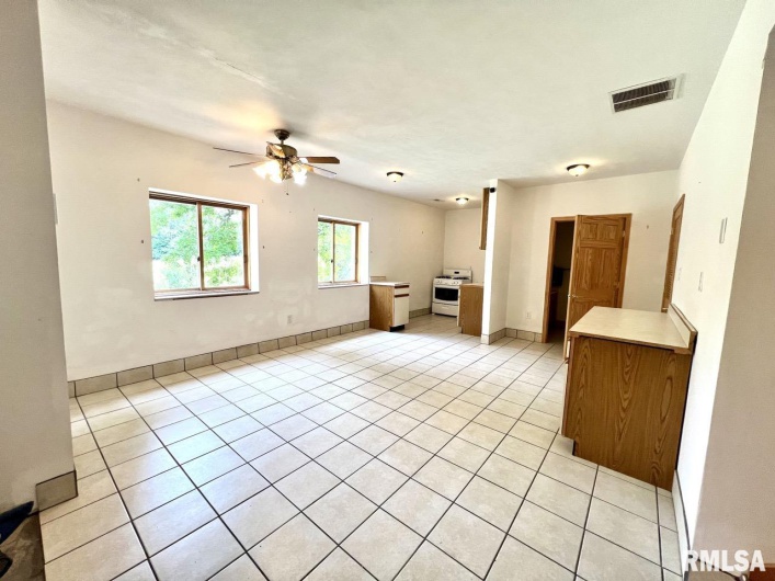 1385 Christian Chapel Road, Anna, Illinois 62906, 5 Bedrooms Bedrooms, 0 ,3 BathroomsBathrooms,Residential,For Sale,Christian Chapel,0,RMAQC4266653