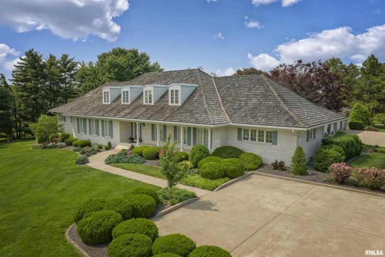 15866 Moellers Road, Marion, Illinois 62959, 7 Bedrooms Bedrooms, 0 ,6 BathroomsBathrooms,Residential,For Sale,Moellers,0,RMAEB459406