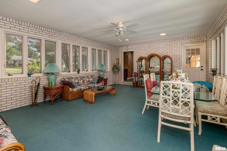 15866 Moellers Road, Marion, Illinois 62959, 7 Bedrooms Bedrooms, 0 ,6 BathroomsBathrooms,Residential,For Sale,Moellers,0,RMAEB459406