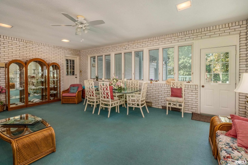 15866 Moellers Road, Marion, Illinois 62959, 7 Bedrooms Bedrooms, 0 ,6 BathroomsBathrooms,Residential,For Sale,Moellers,0,RMAEB459406